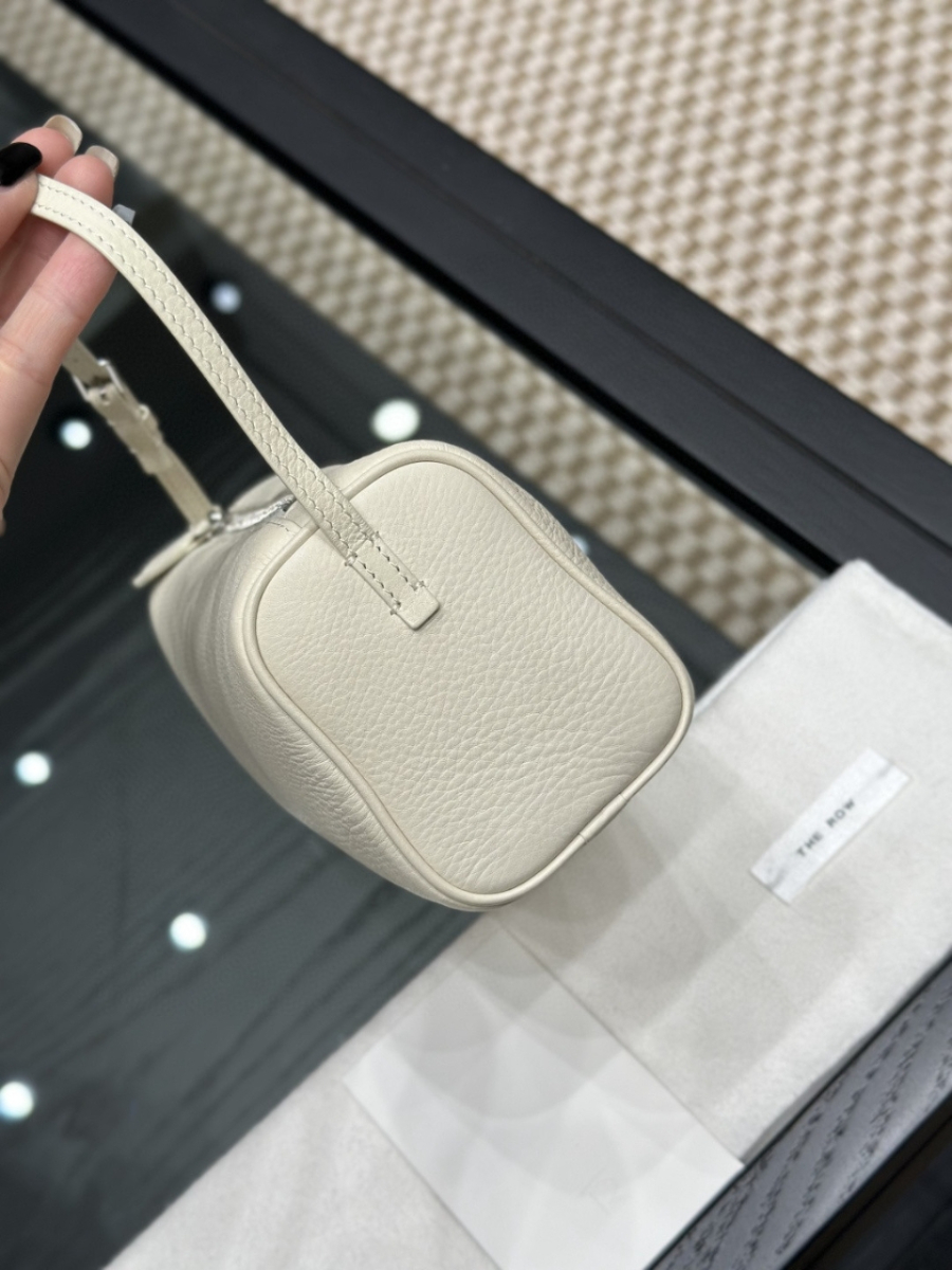 더미러THE Mirror_사진_20260315_4.jpg