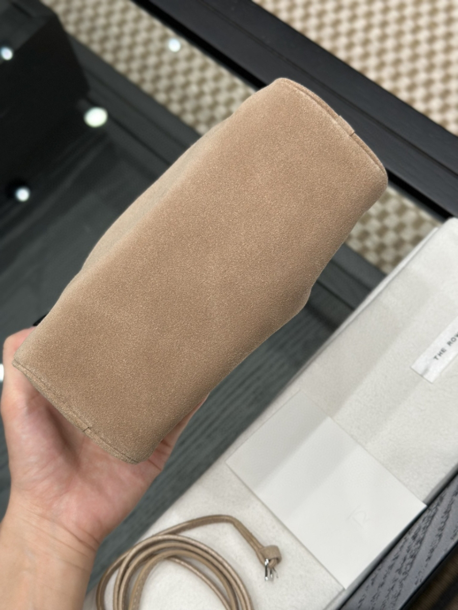 더미러THE Mirror_사진_20260315_3.jpg